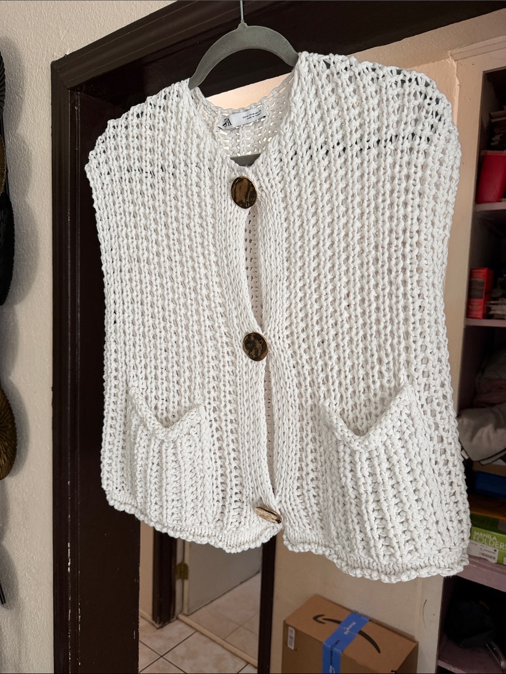 Zara White Chunky Knit Button-Up Vest